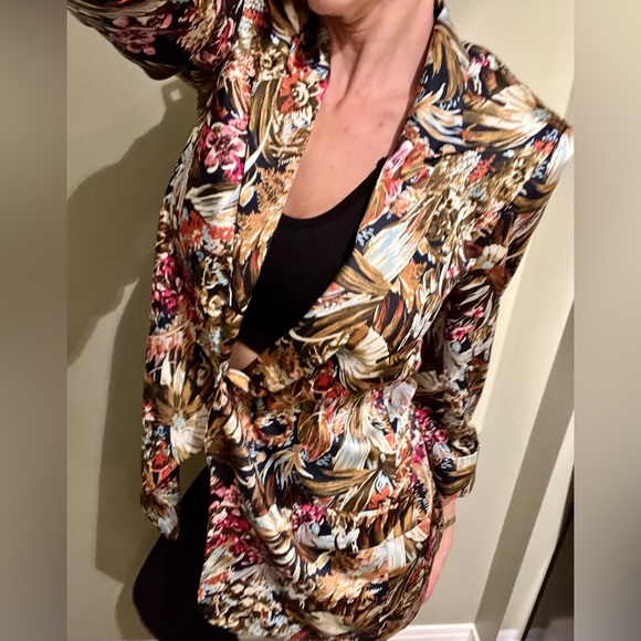 Zara 3/4 sleeved floral blazer - Picture 9 of 14